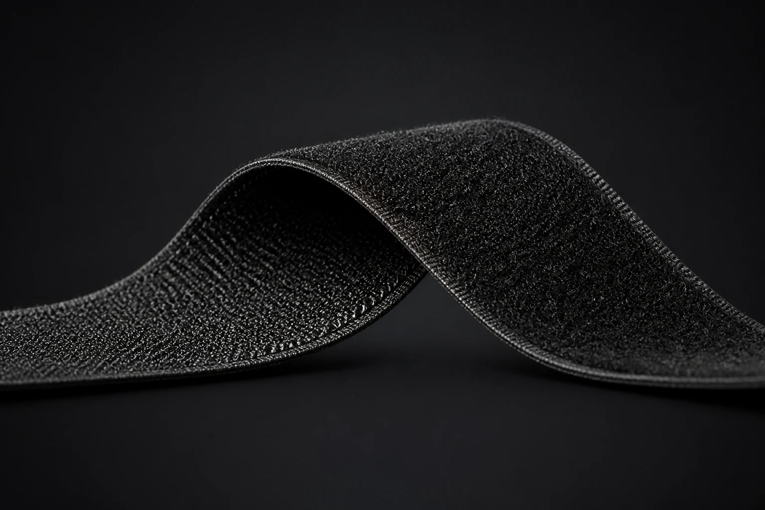 One-Piece Hook-and-Loop Roll: material detail illustration